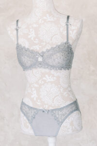 what to wear to a boudoir session, a body form shows off lingerie that can be borrowed for a boudoir photoshoot in Huntington Beach, California with OC Boudoir