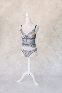 what to wear to a boudoir session, a body form shows off lingerie by Soreil Lingerie that can be borrowed for a boudoir photoshoot in Huntington Beach, California with OC Boudoir